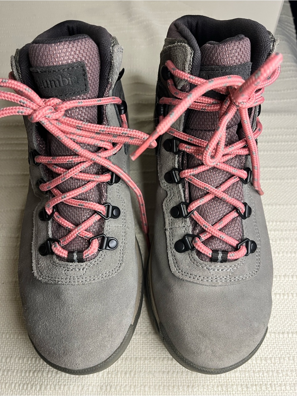 Columbia Women's Newton Ridge Gray and Pink Lace-Up Hiking Boots (small flaw)